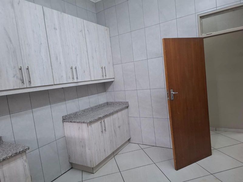 Commercial Property To Let - Photo 10