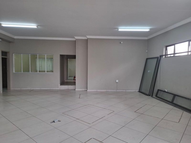 Commercial Property To Let - Photo 1