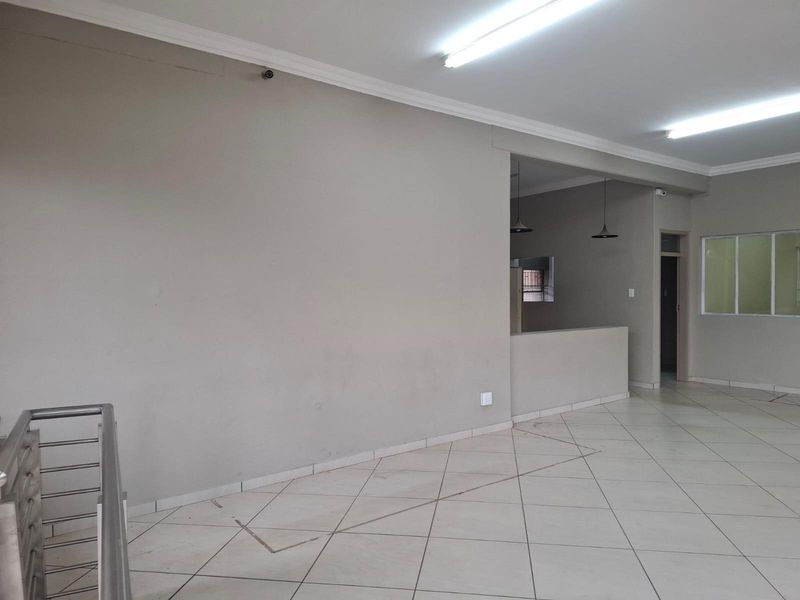 Commercial Property To Let - Photo 3
