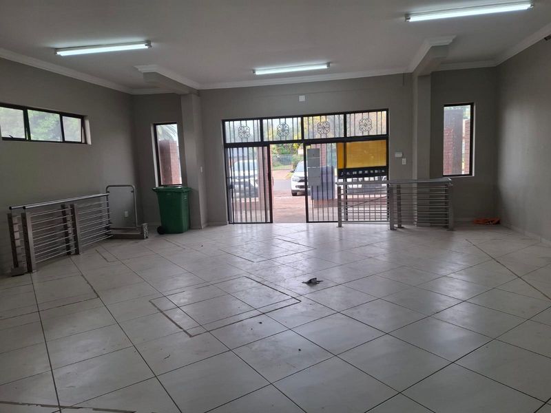 Commercial Property To Let - Photo 2