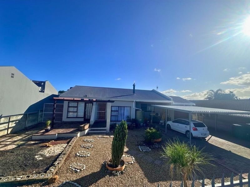 Family home available in Paarl North, Paarl - Photo 5