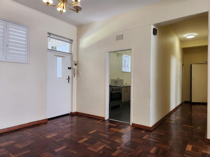 Apartment For Sale in Rosebank, Johannesburg - Photo 8