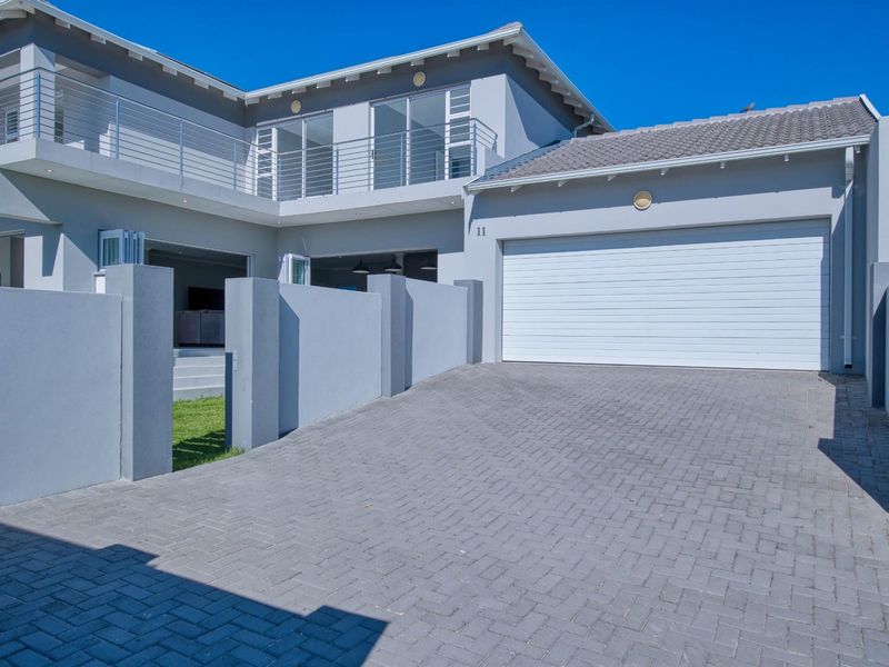 Luxury Freehold Townhouse to Rent in Lorraine - Photo 2