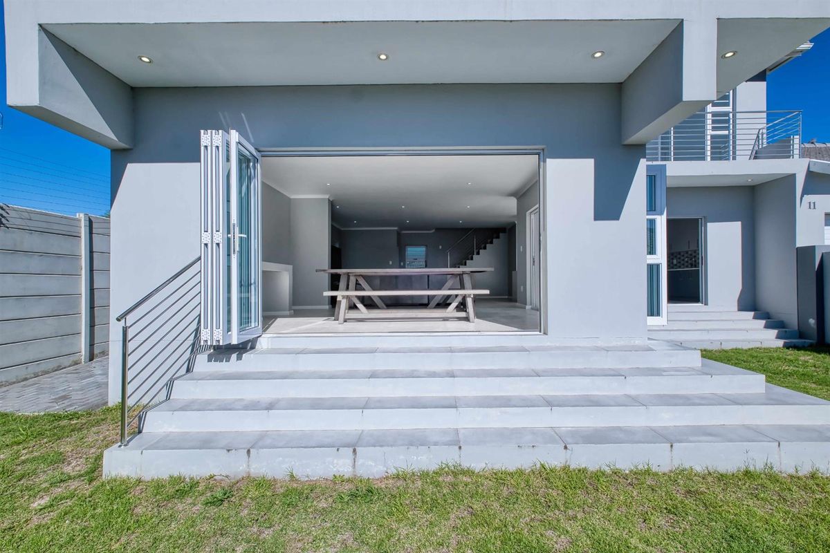 Luxury Freehold Townhouse to Rent in Lorraine - Photo 4