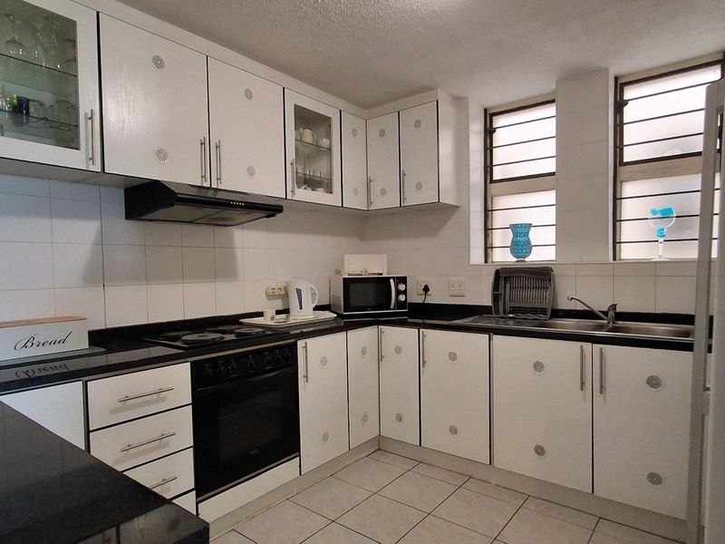 Apartment For Sale in Manaba Beach, Margate, KwaZulu Natal - Photo 4