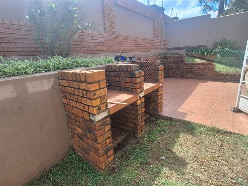 Safe and Secure Pet Friendly Cluster-Urgent Rental - Photo 3