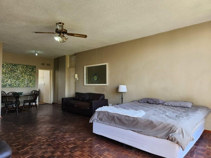 Apartment To Rent in Sandton Central, Sandton - Photo 8