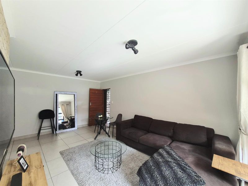 Modern Lifestyle Living in Sought-After Founders Hill, Modderfontein - Photo 6
