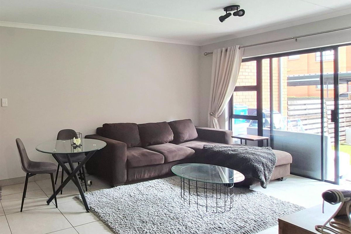 Modern Lifestyle Living in Sought-After Founders Hill, Modderfontein - Photo 5