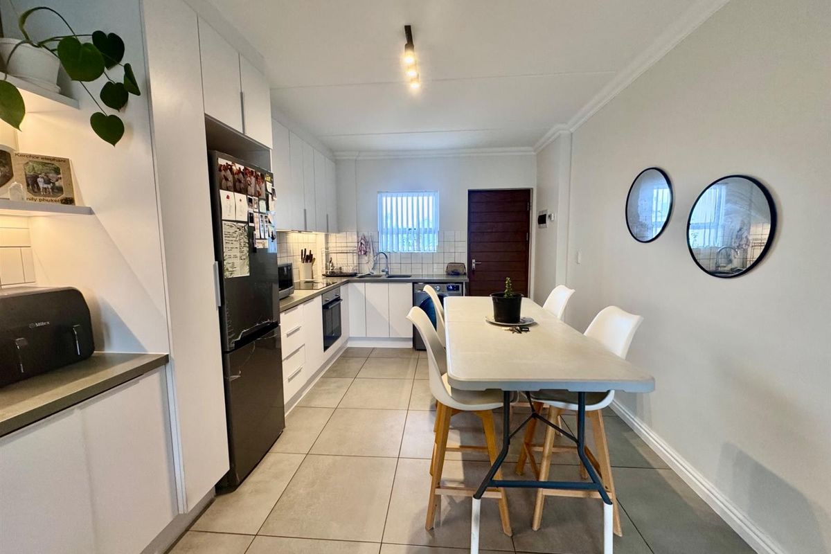 Modern Apartment To Rent in Langeberg Ridge Including Two Parking Bays - Photo 5