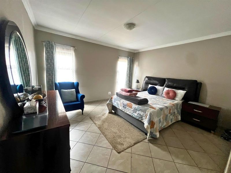 3 Bedroom House for Sale in Monavoni, Centurion - Photo 7