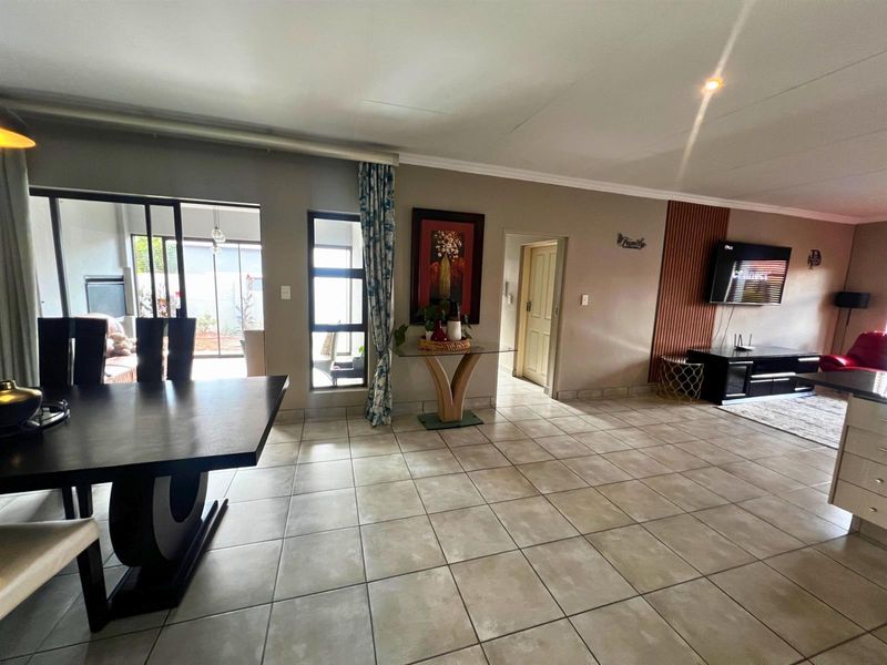 3 Bedroom House for Sale in Monavoni, Centurion - Photo 5
