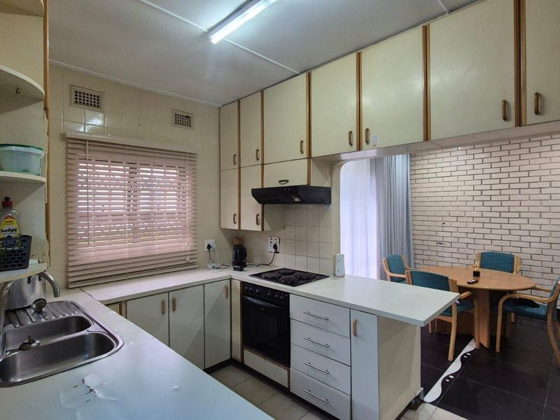 House To Rent - Yellowwood Park, Durban - Photo 8