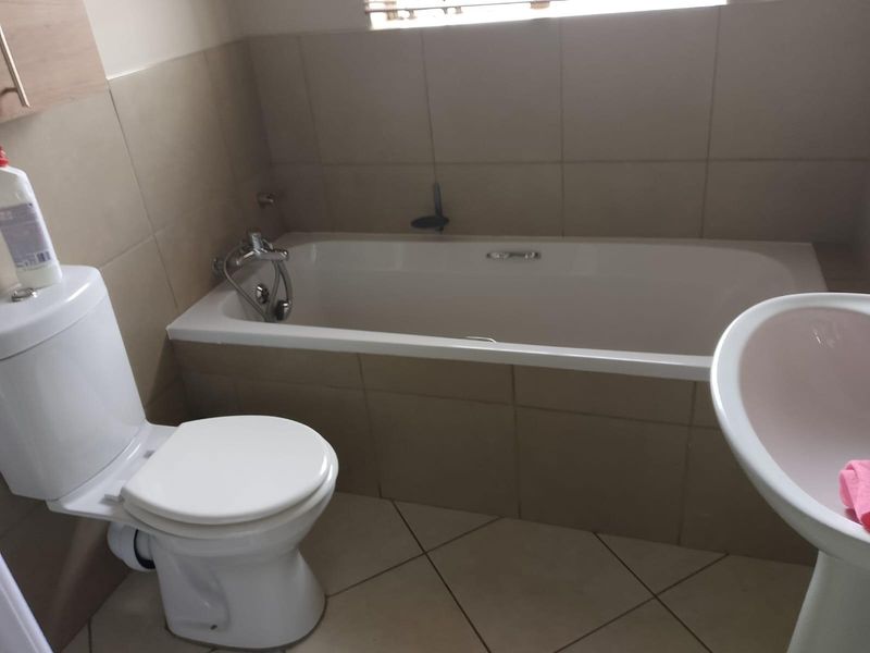 Apartment To Rent in Monavoni, Centurion - Photo 8