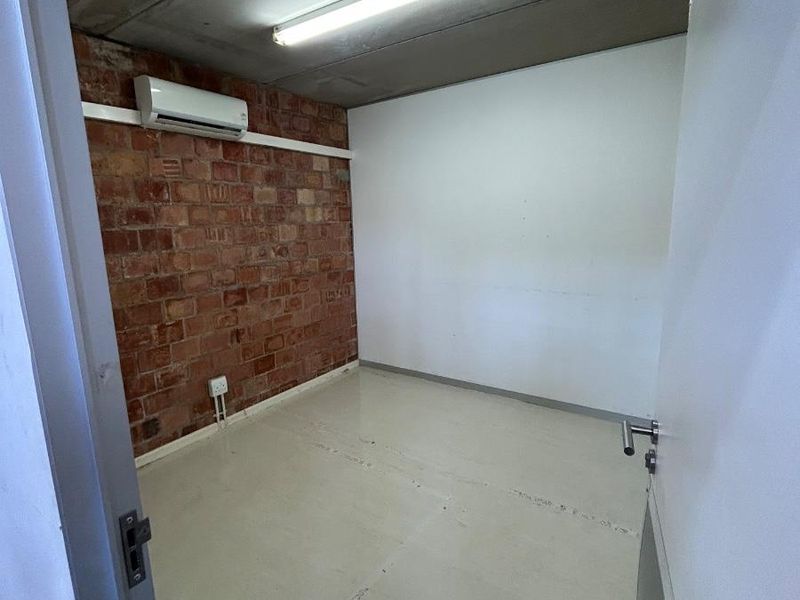 3-Phase Powered Double Unit | 235m2 Prime Fairview Industrial - Photo 9