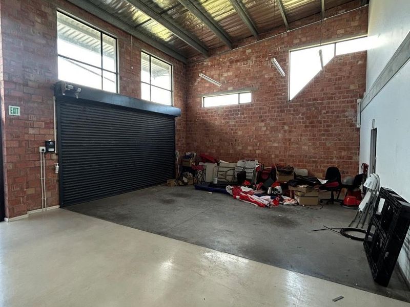 3-Phase Powered Double Unit | 235m2 Prime Fairview Industrial - Photo 8