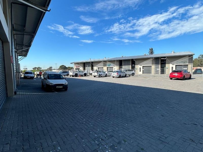 3-Phase Powered Double Unit | 235m2 Prime Fairview Industrial - Photo 4