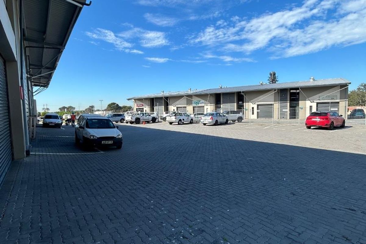 3-Phase Powered Double Unit | 235m2 Prime Fairview Industrial - Photo 4