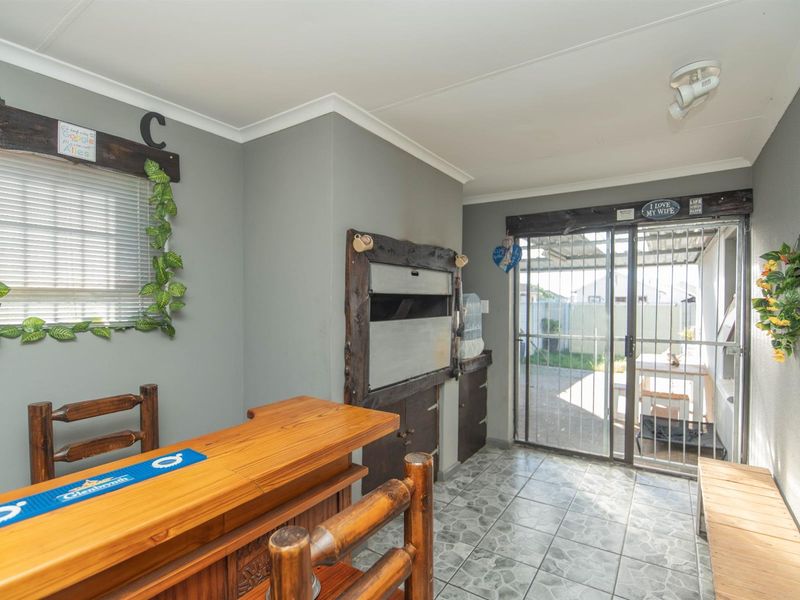 Neat, Cozy, Move In Ready Home in Parsons Vlei - Photo 10
