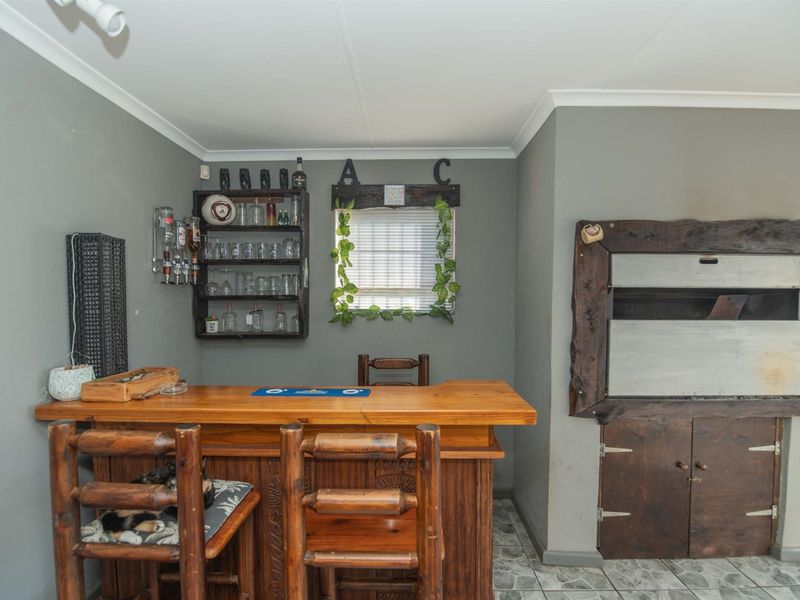 Neat, Cozy, Move In Ready Home in Parsons Vlei - Photo 8