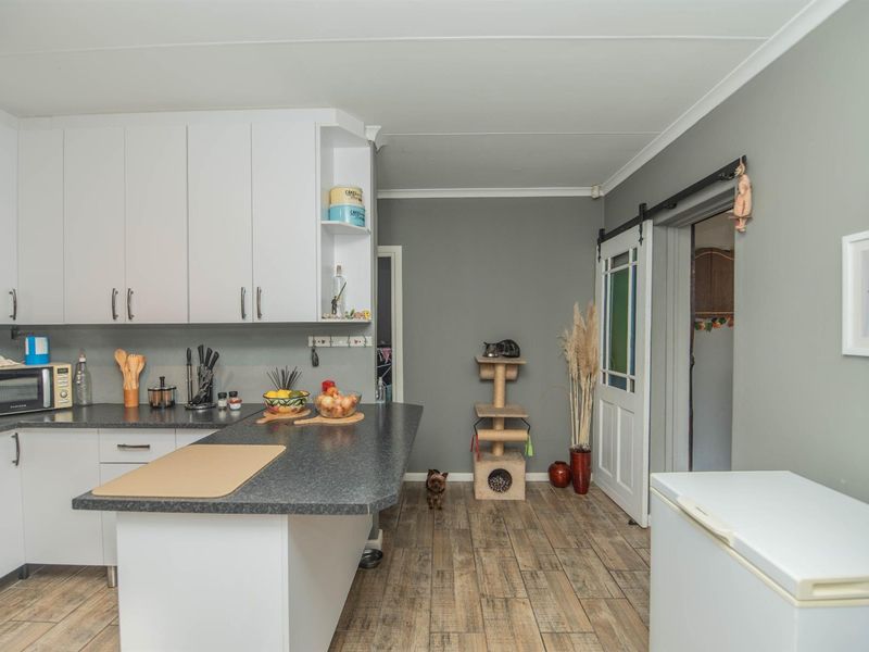 Neat, Cozy, Move In Ready Home in Parsons Vlei - Photo 4