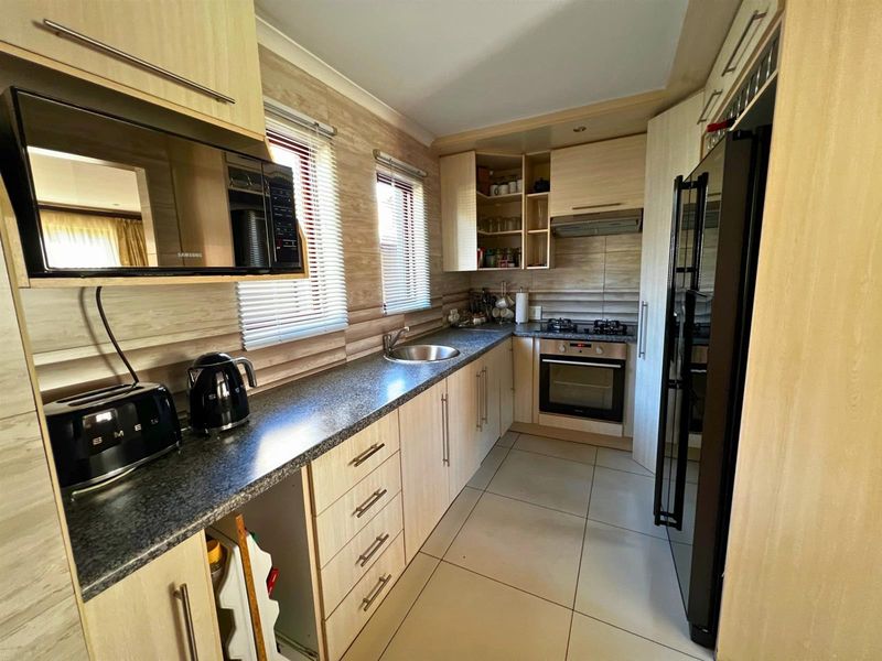 3-Bedroom Property for Sale in Brooklands, Centurion - Photo 2