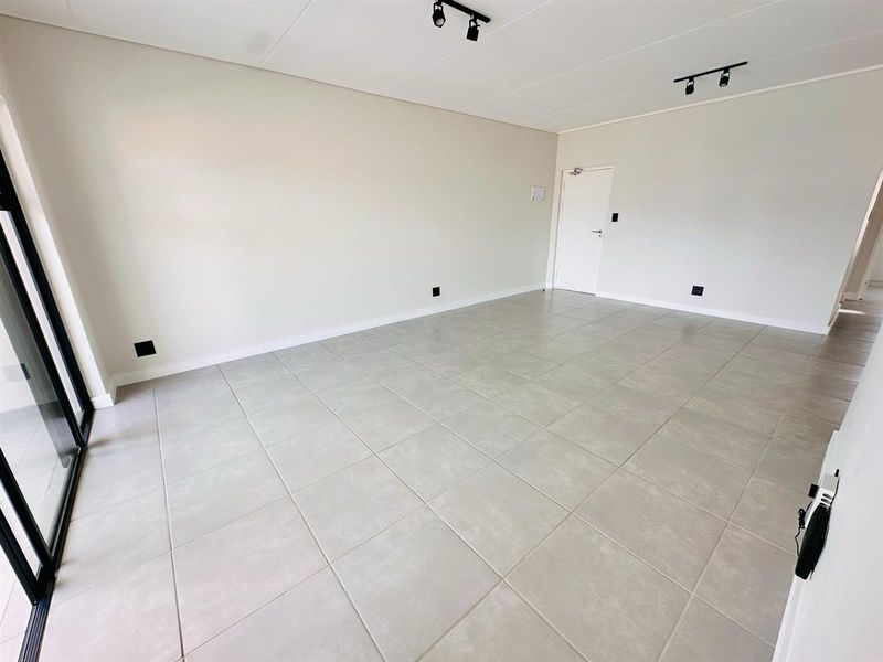 BEACHSIDE LIVING IN THE HEART OF GAUTENG - Photo 9