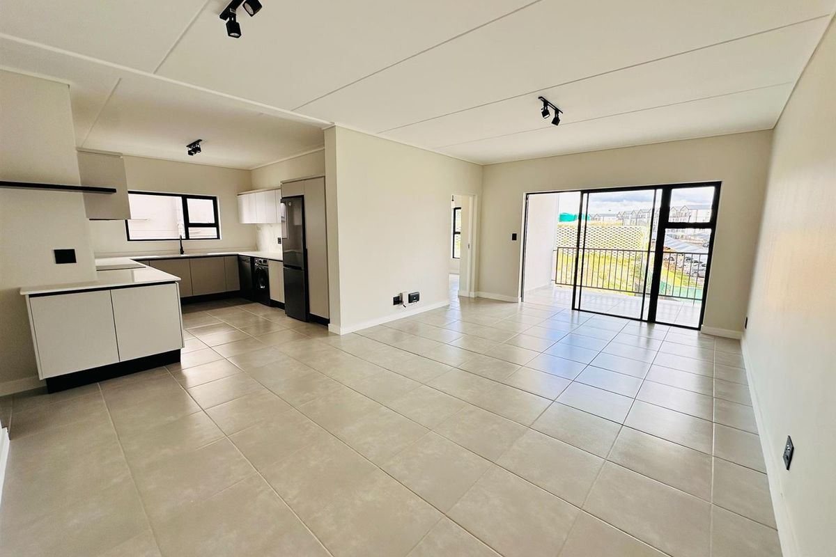 BEACHSIDE LIVING IN THE HEART OF GAUTENG - Photo 3