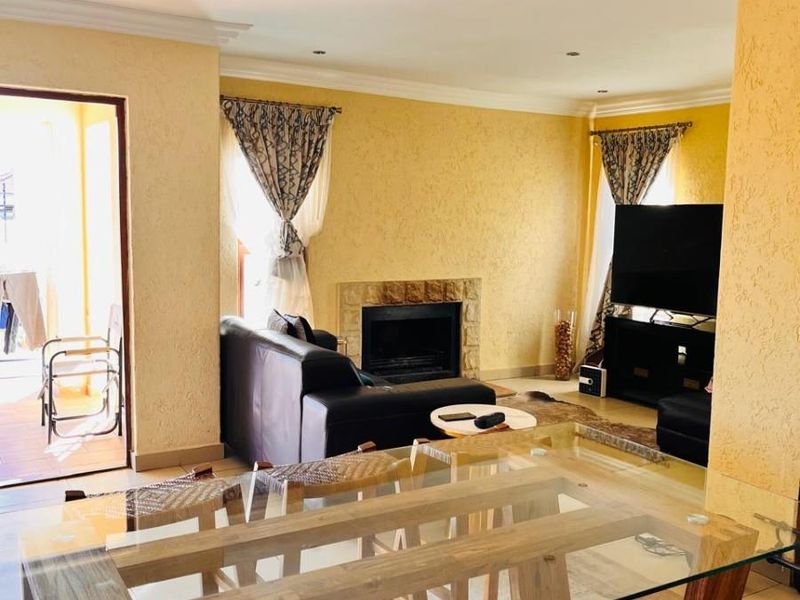 5 Bedroom House For Sale in Mahube Valley, Pretoria - Photo 8