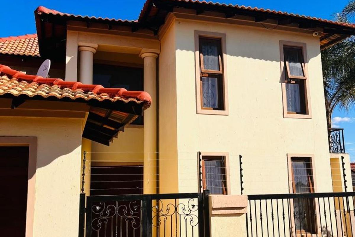 5 Bedroom House For Sale in Mahube Valley, Pretoria - Photo 2