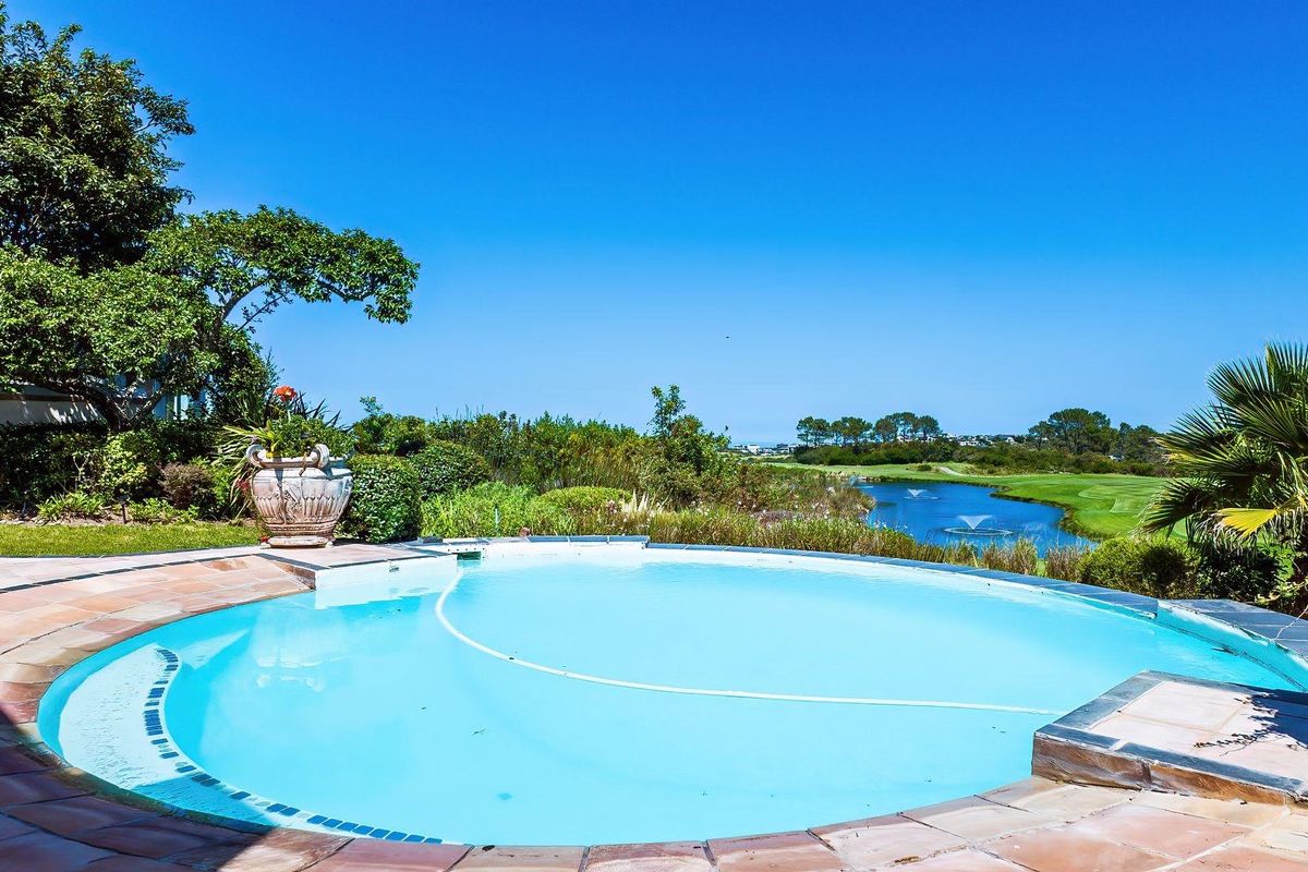 House For Sale in Pezula Golf Estate, Knysna - Photo 2