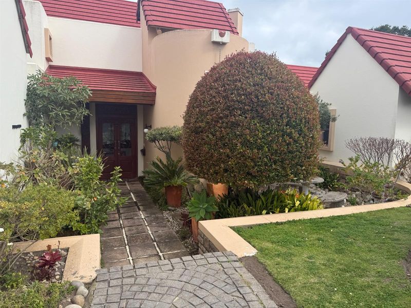 House For Sale in Pezula Golf Estate, Knysna - Photo 3