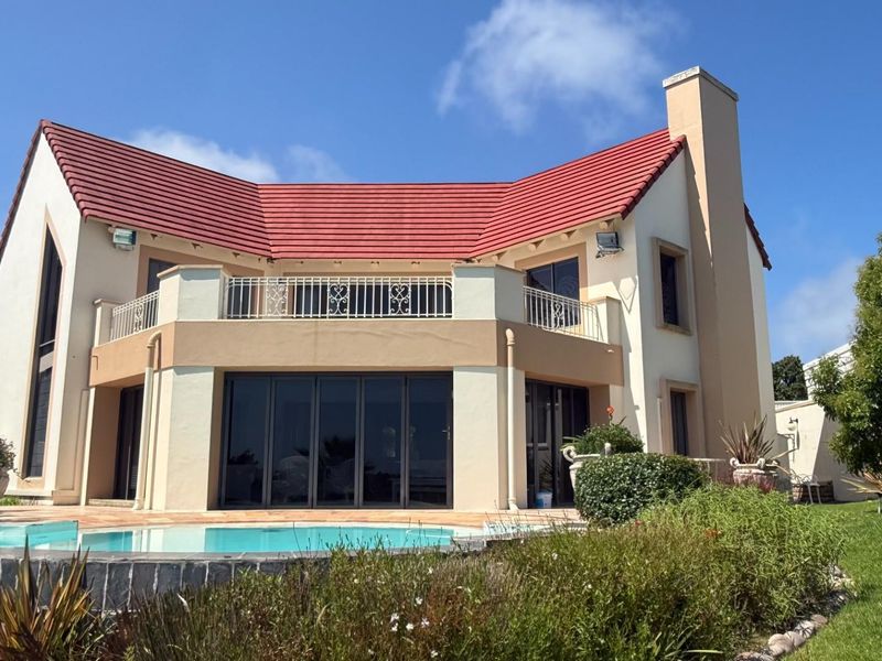 House For Sale in Pezula Golf Estate, Knysna - Photo 1