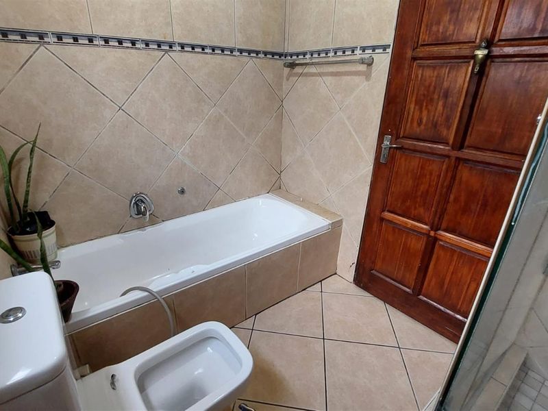 GREAT DEAL MR OR MRS RENTER! - Photo 3