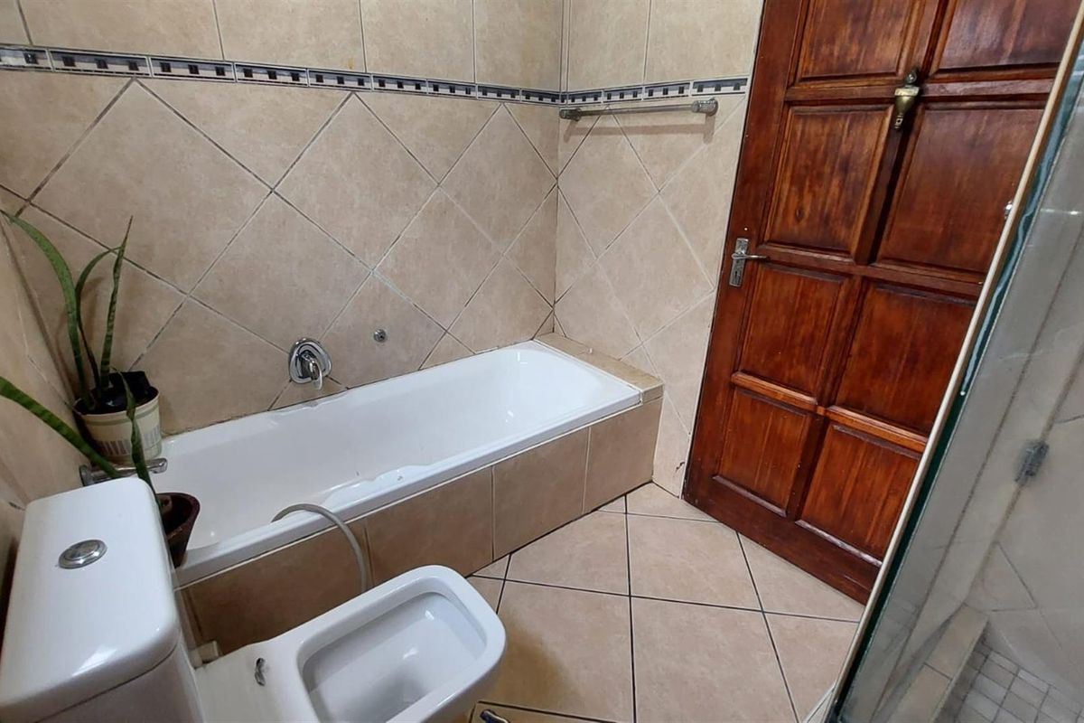 GREAT DEAL MR OR MRS RENTER! - Photo 3