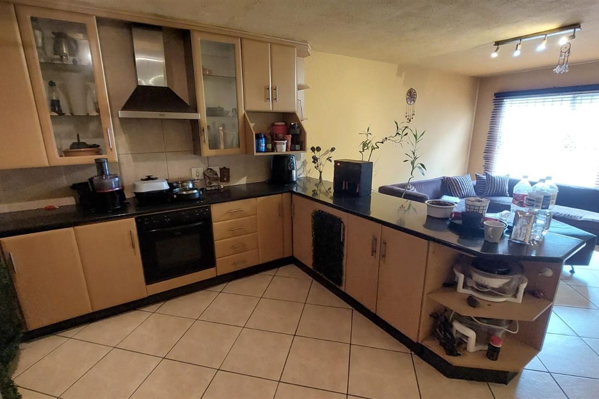 GREAT DEAL MR OR MRS RENTER! - Photo 2