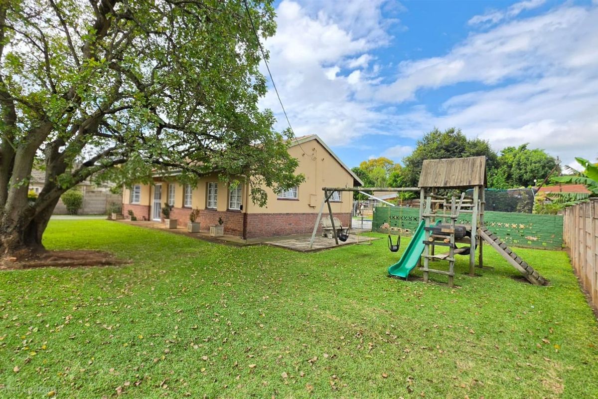 Investment Gem: House, Flatlet, pool and walk to DUT- Make it Yours today! - Photo 5