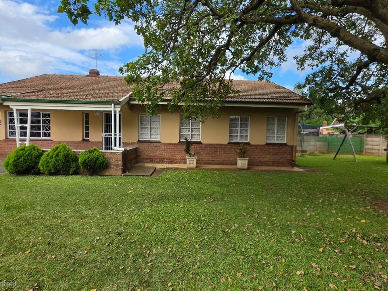 Investment Gem: House, Flatlet, pool and walk to DUT- Make it Yours today! - Photo 10