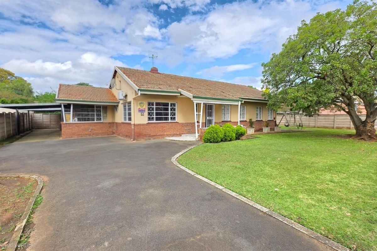 Investment Gem: House, Flatlet, pool and walk to DUT- Make it Yours today! - Photo 3