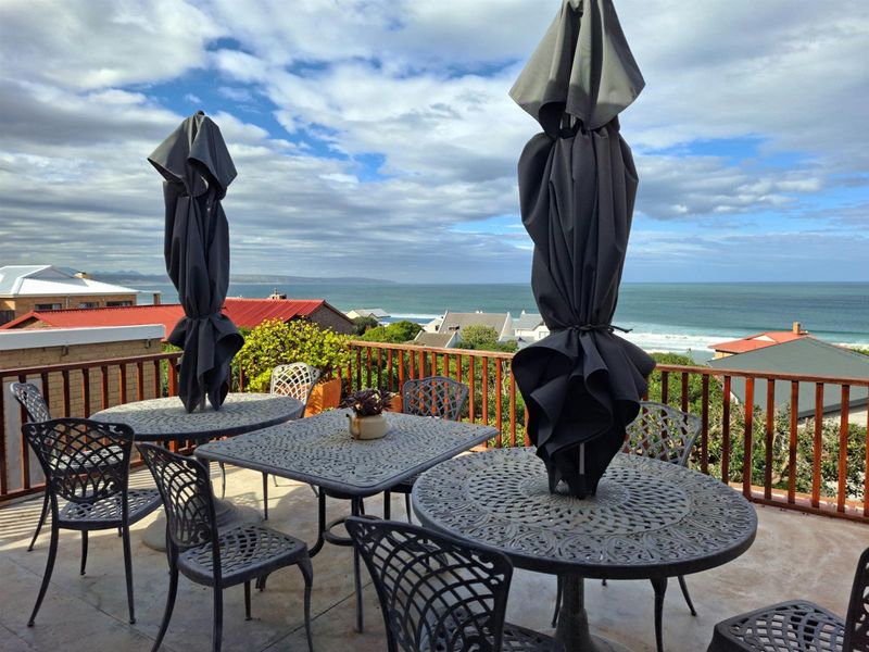A Coastal Retreat That Offers More - Photo 2