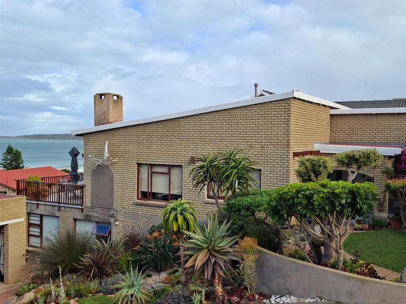 A Coastal Retreat That Offers More - Photo 3