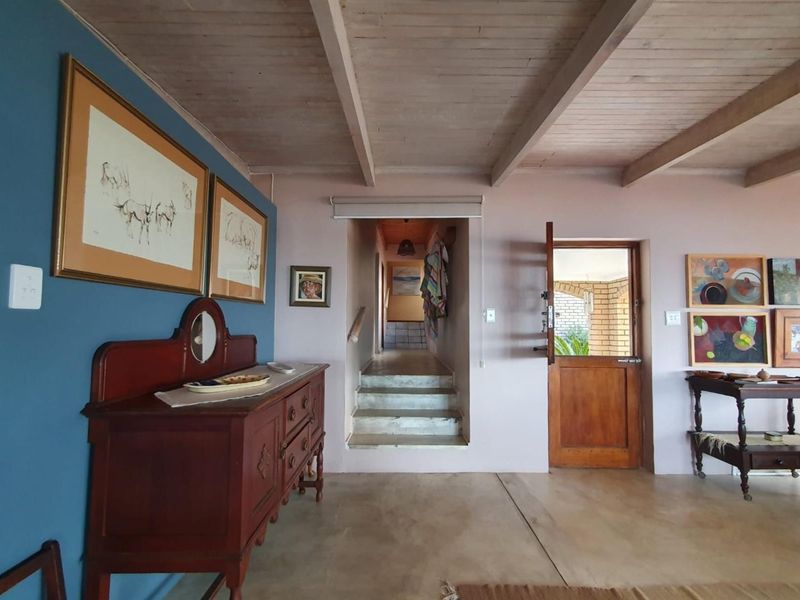 A Coastal Retreat That Offers More - Photo 9