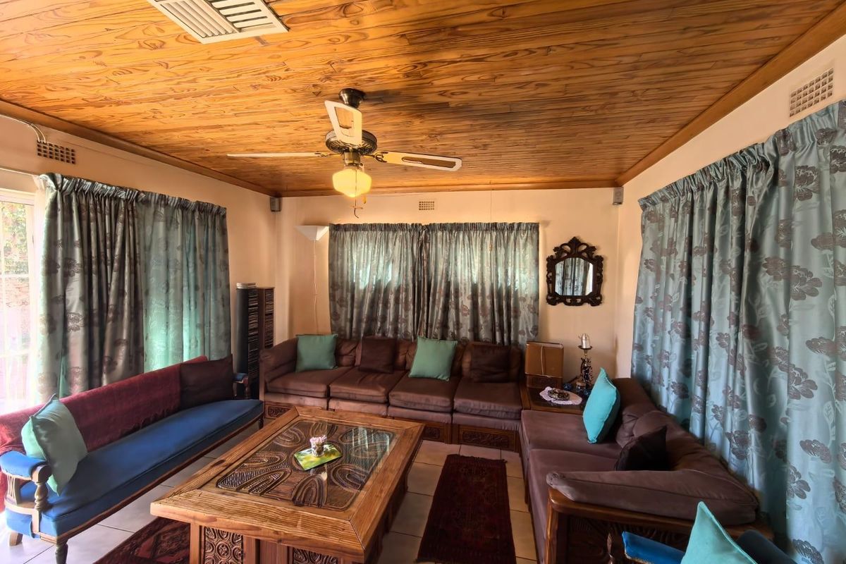 Your 4 Bedroom Sanctuary of Comfort and Modern Living in Carters Glen, Kimberley - Photo 4