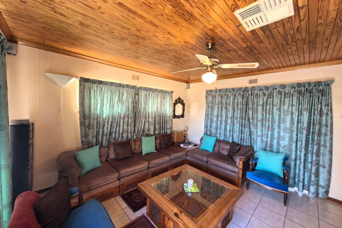 Your 4 Bedroom Sanctuary of Comfort and Modern Living in Carters Glen, Kimberley - Photo 5