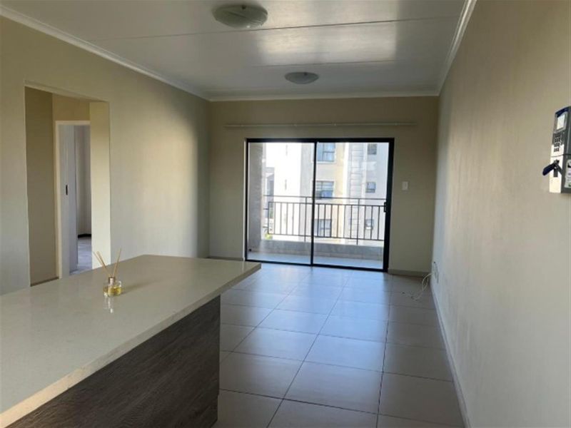 Apartment To Rent in Carlswald, Midrand - Photo 6