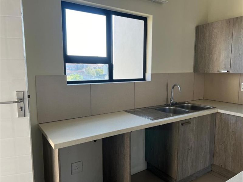Apartment To Rent in Carlswald, Midrand - Photo 4