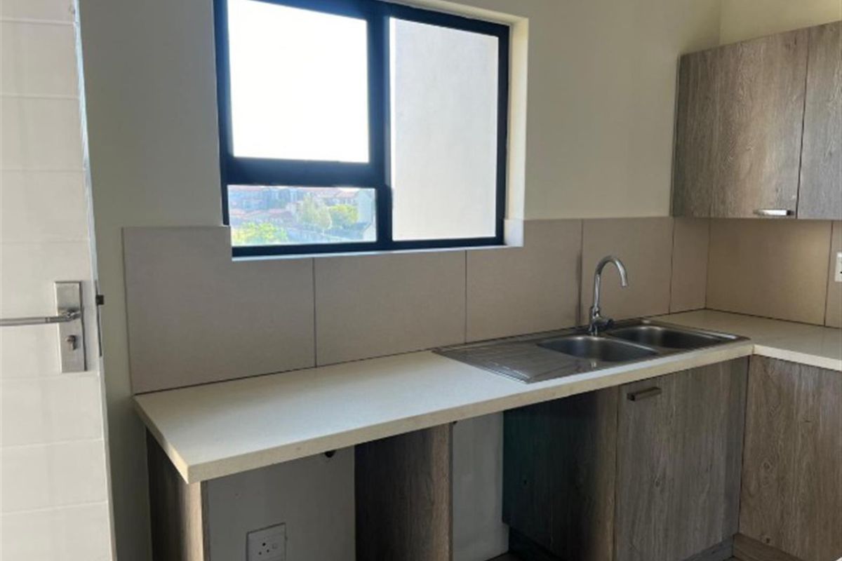 Apartment To Rent in Carlswald, Midrand - Photo 4