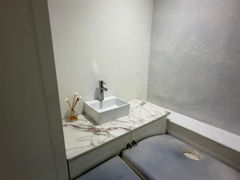 Retail Space To Rent in Cape Town City Centre, Cape Town - Photo 9