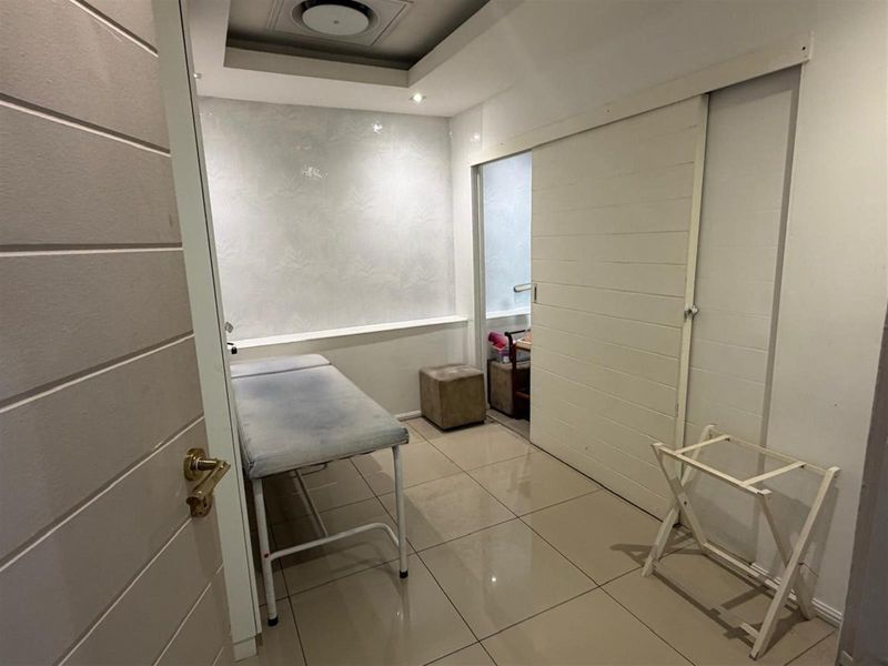 Retail Space To Rent in Cape Town City Centre, Cape Town - Photo 10