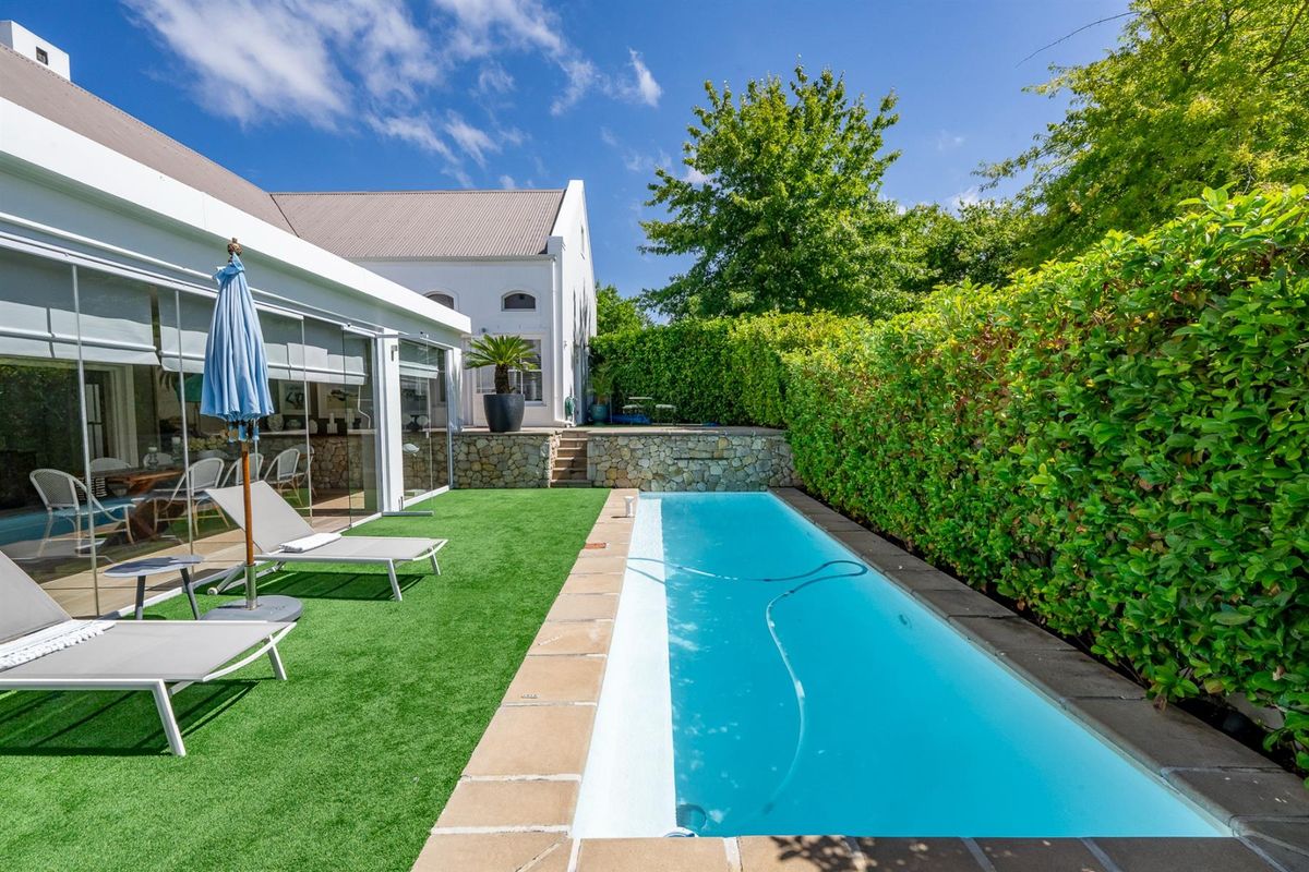 Luxurious Golf Estate Villa Available For Short-Term Rent - Photo 3